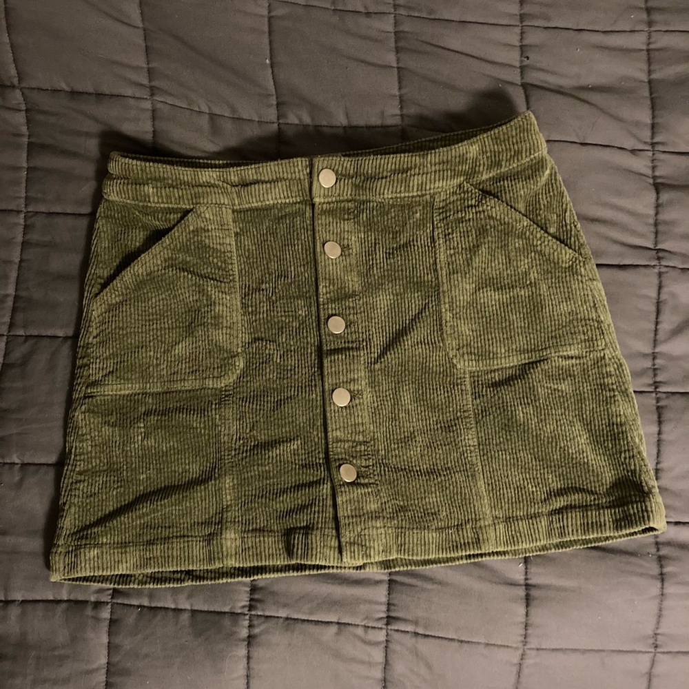 Wild Fable green stretchy corduroy skirt